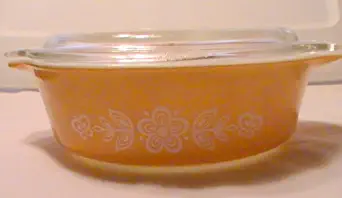 Corning Pyrex Butterfly Gold 1 Pint Casserole with Lid